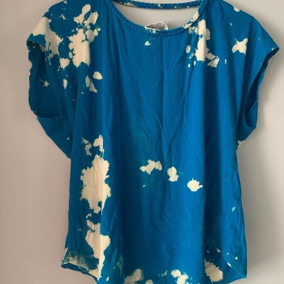 Two By Vince Camuto DIY Blue Tie Dye Tshirt - Picture 5 of 5